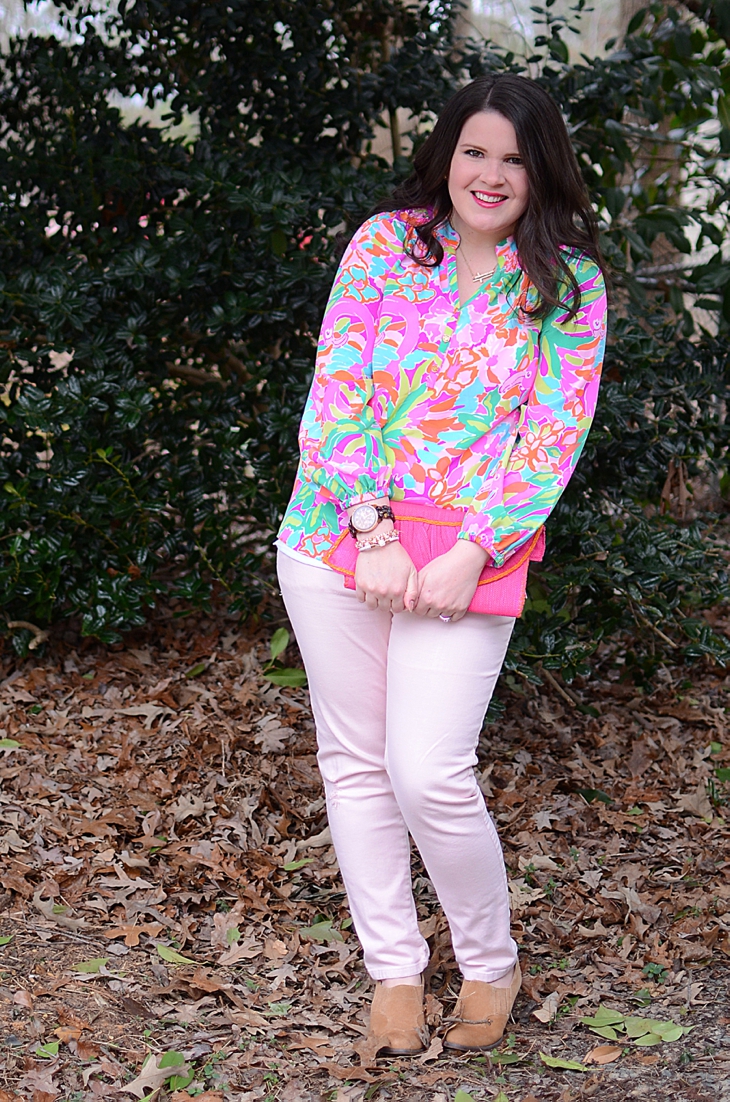Lilly Pulitzer Lulu Elsa top, blush jeans, ankle boots, pink clutch | Fashion & Style