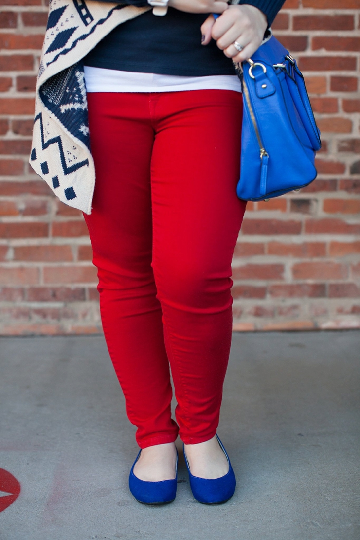 Winter / Fall style | red jeans, blue bag, Root Collective ballet flats, blue and red aztec cardigan, Nickel and Suede earrings | North Carolina Fashion Blogger (5)