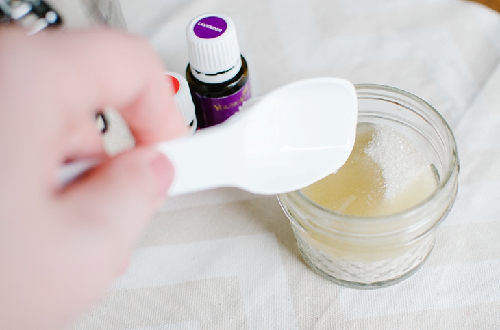 DIY All-Natural, All-Purpose, Non-Toxic Beauty Scrub for Hands, Lips, Face, and Body using Young Living Essential Oils || http://bit.ly/MollyYLEO