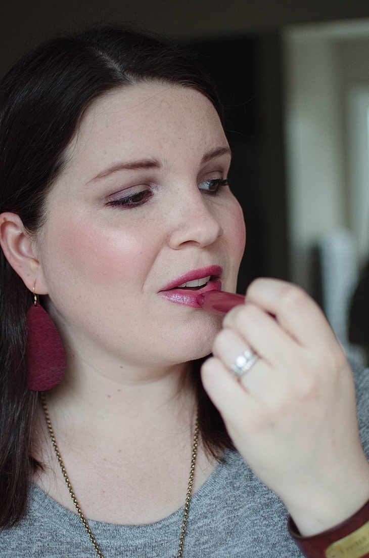 Simple Holiday Plum-Inspired Makeup Tutorial with NEUTROGENA Cosmetics (11)
