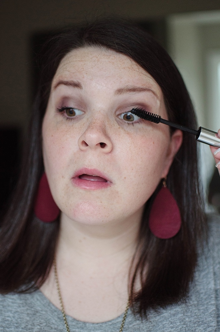 Simple Holiday Plum-Inspired Makeup Tutorial with NEUTROGENA Cosmetics (14)