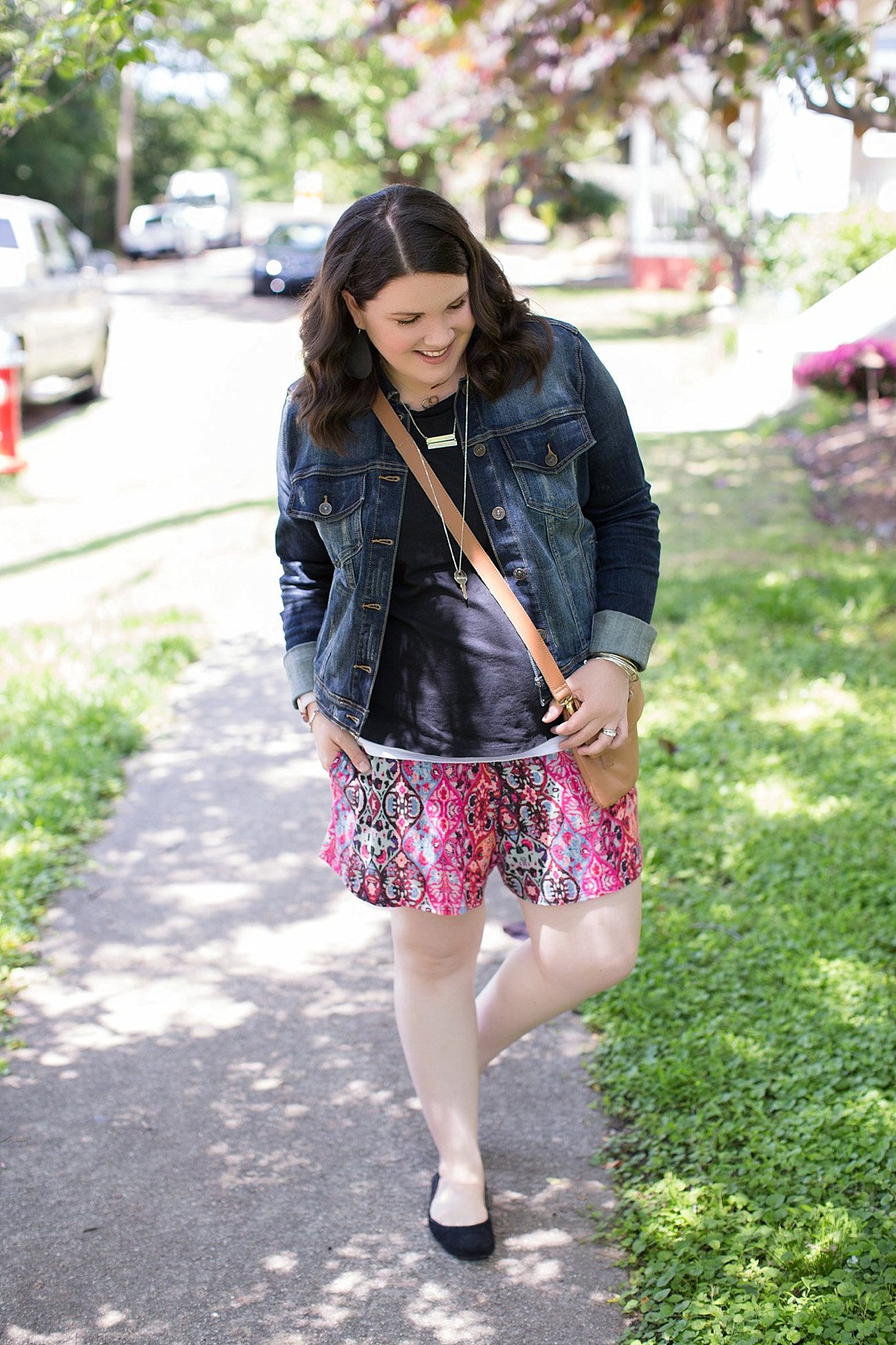 Threads 4 Thought Mona Skort, Stitch Fix Just USA Denim Jacket, Sudara Goods Globetrotter Tee, Sseko Designs Foldover Crossbody Clutch, The Root Collective shoes | Ethical Fashion & Style Blogger (1)