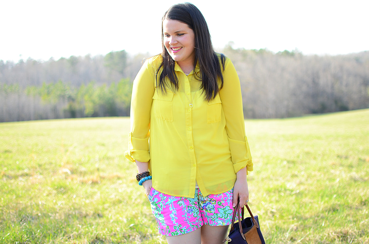 Yellow blouse, Lilly Pulitzer Callahan Shorts, TOMS (1)
