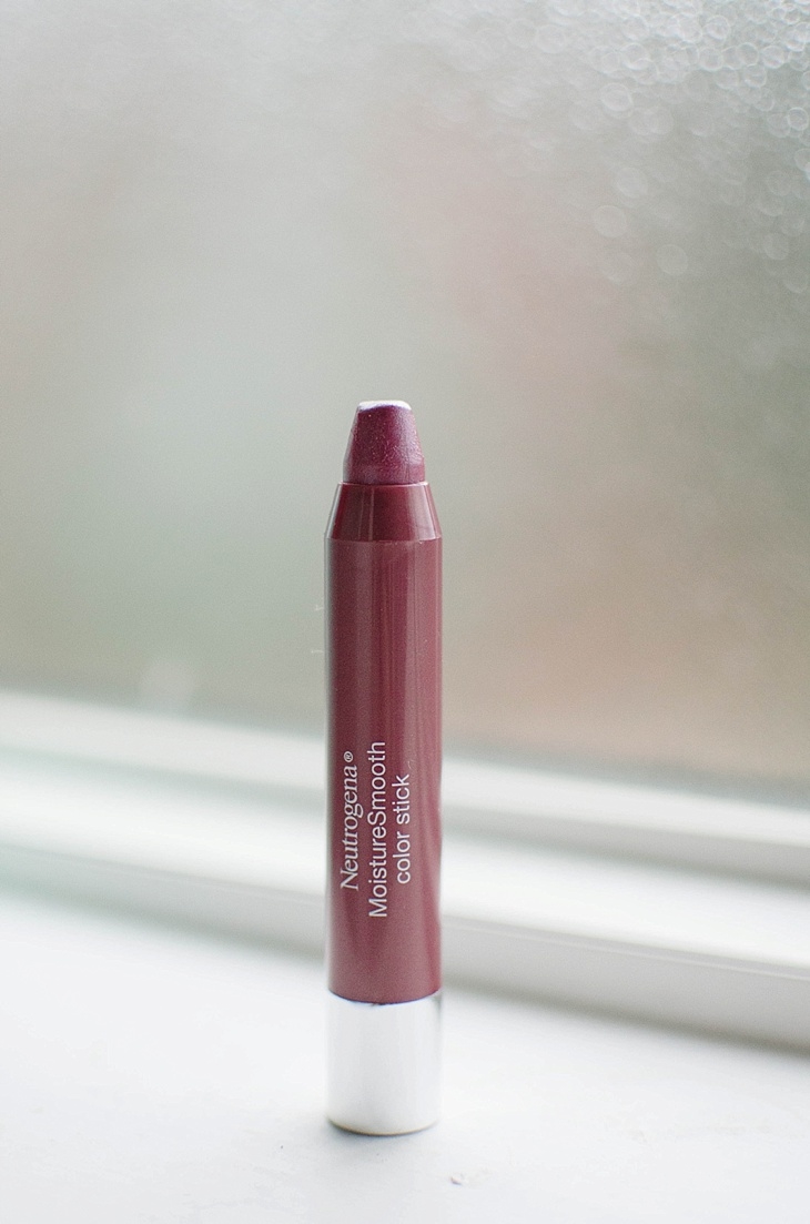 Simple Holiday Plum-Inspired Makeup Tutorial with NEUTROGENA Cosmetics (4)