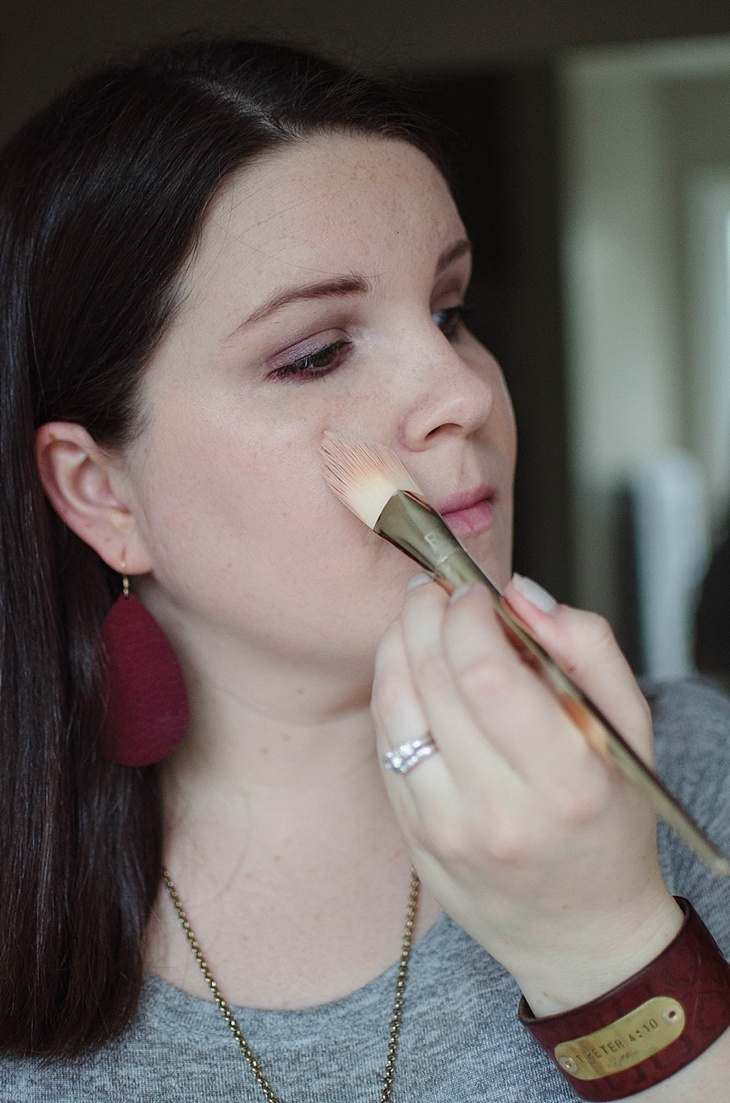 Simple Holiday Plum-Inspired Makeup Tutorial with NEUTROGENA Cosmetics (13)