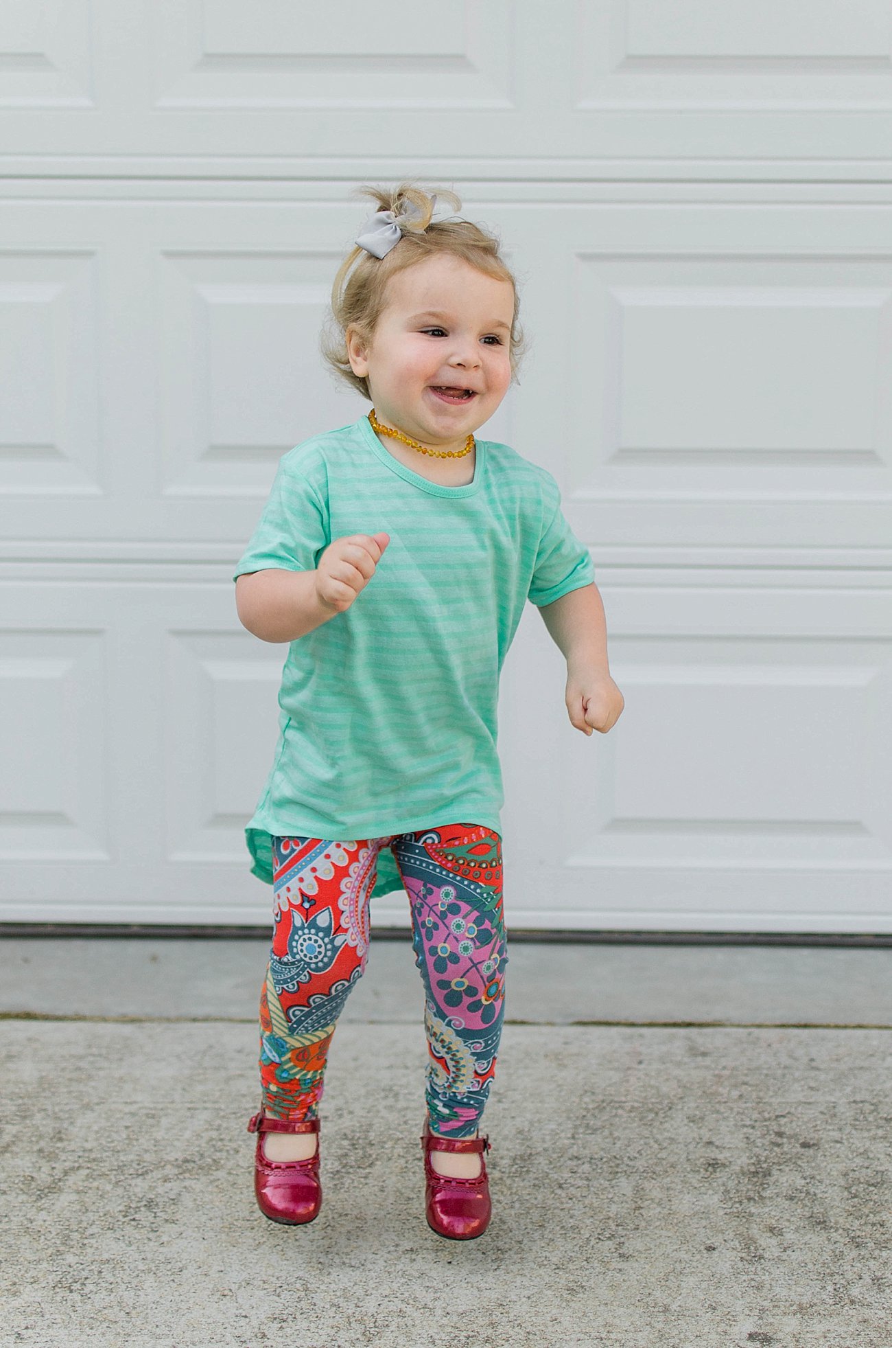 LulaRoe Kids & Toddler Fashion | Girls LulaRoe Gracie Tee, LulaRoe Kids Leggings (1)