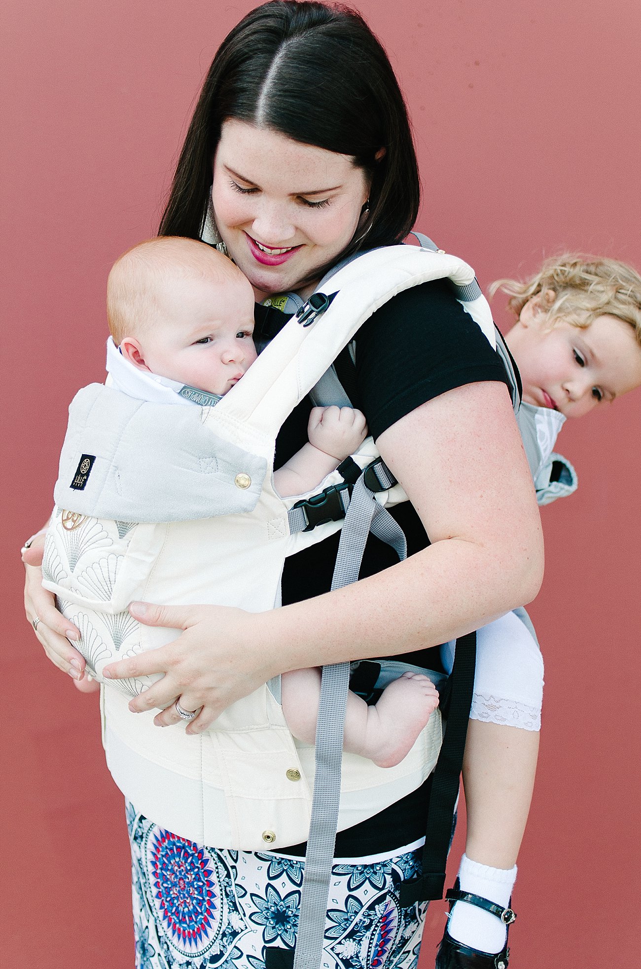 with Lillebaby Complete & CarryOn Baby Carriers #babywearing #tandemwearing #toddlerwearing (3)