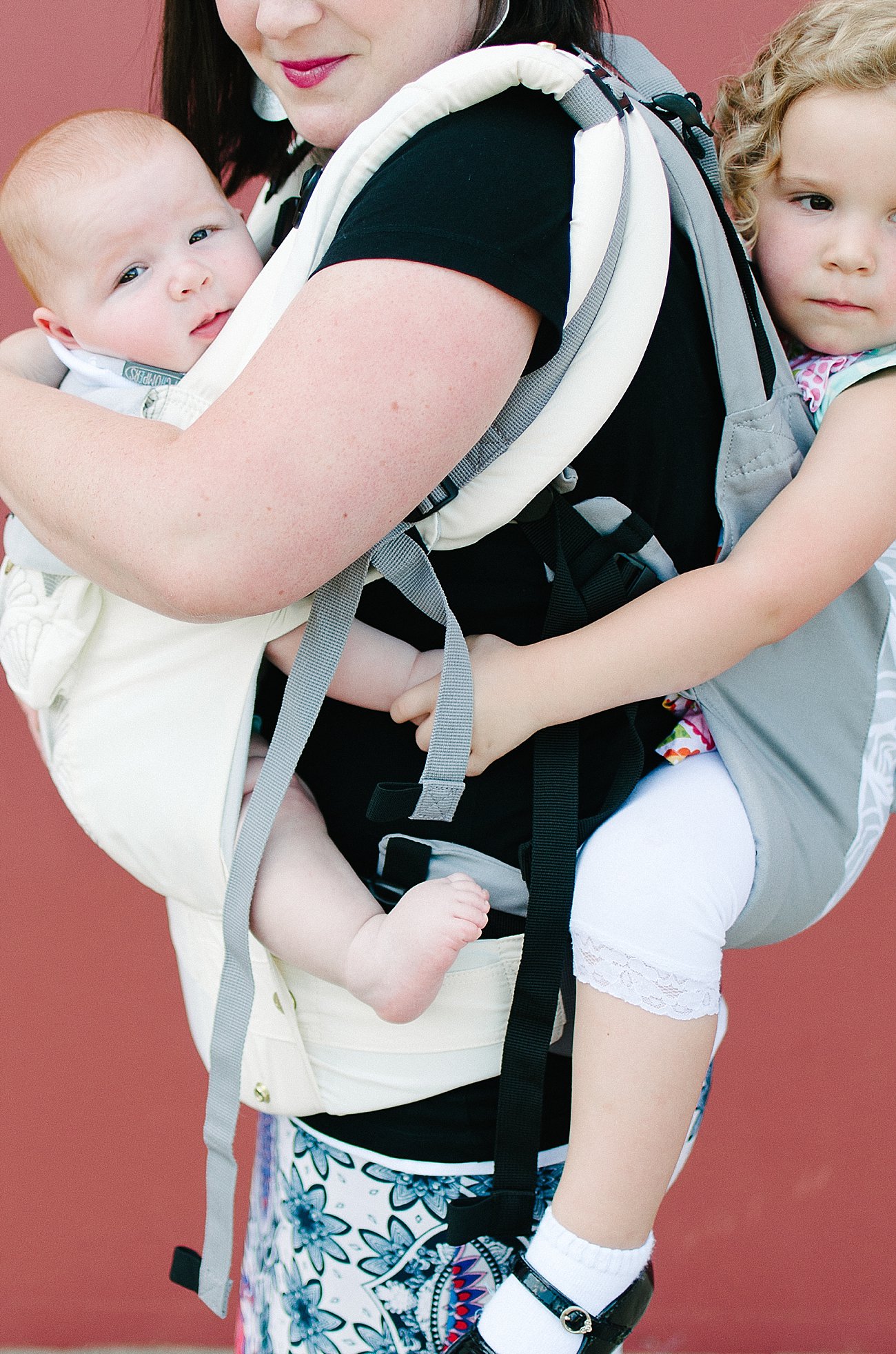 with Lillebaby Complete & CarryOn Baby Carriers #babywearing #tandemwearing #toddlerwearing (11)