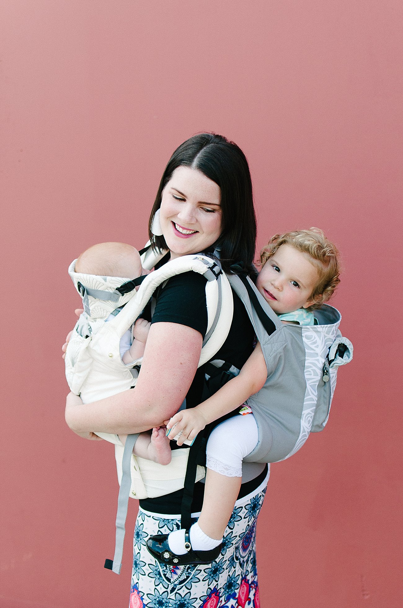 with Lillebaby Complete & CarryOn Baby Carriers #babywearing #tandemwearing #toddlerwearing (2)