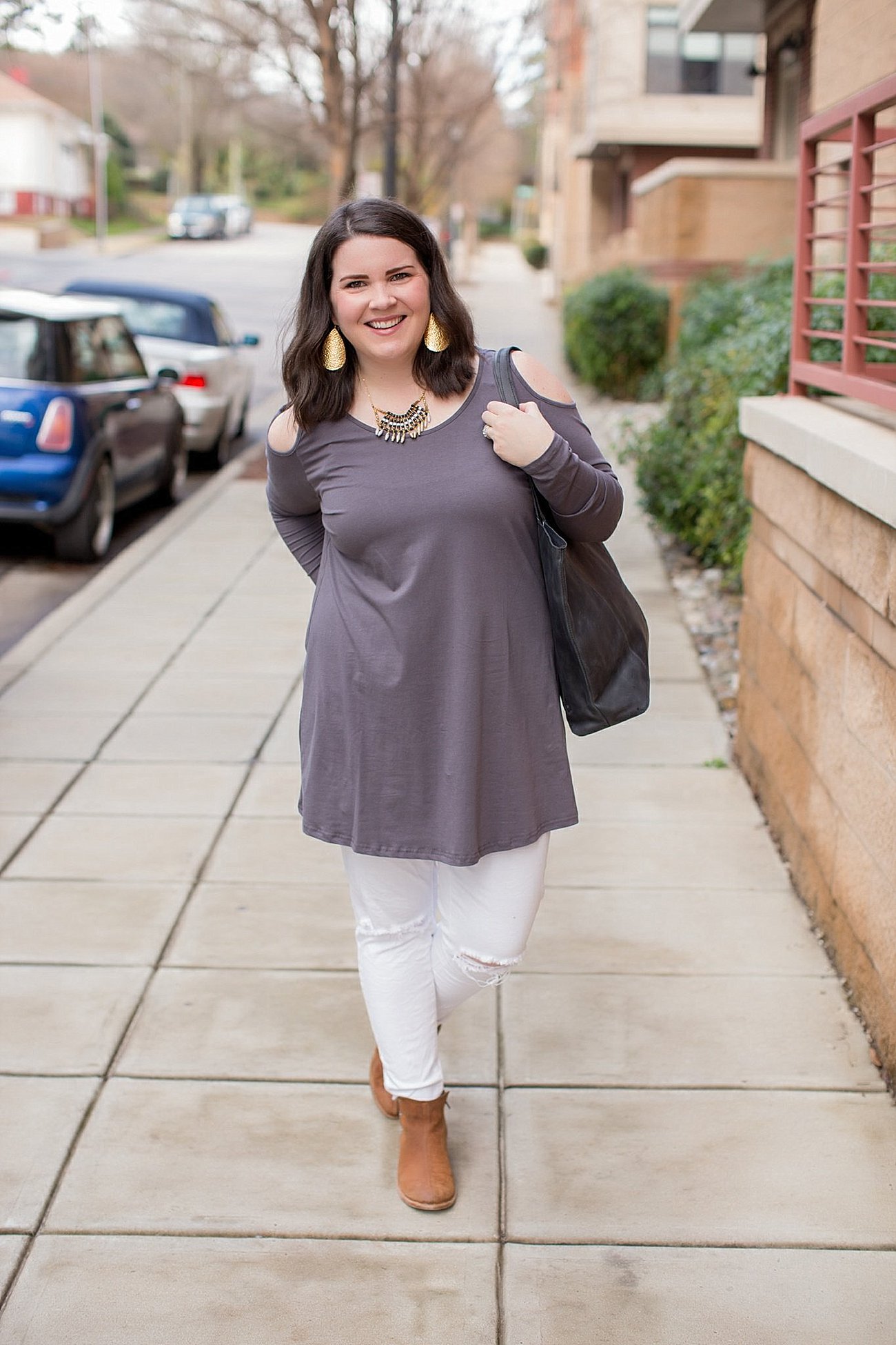 Elegantees cold shoulder tunic, The Flourish Market, Sseko Designs "florence" necklace, The Root Collective booties (2)