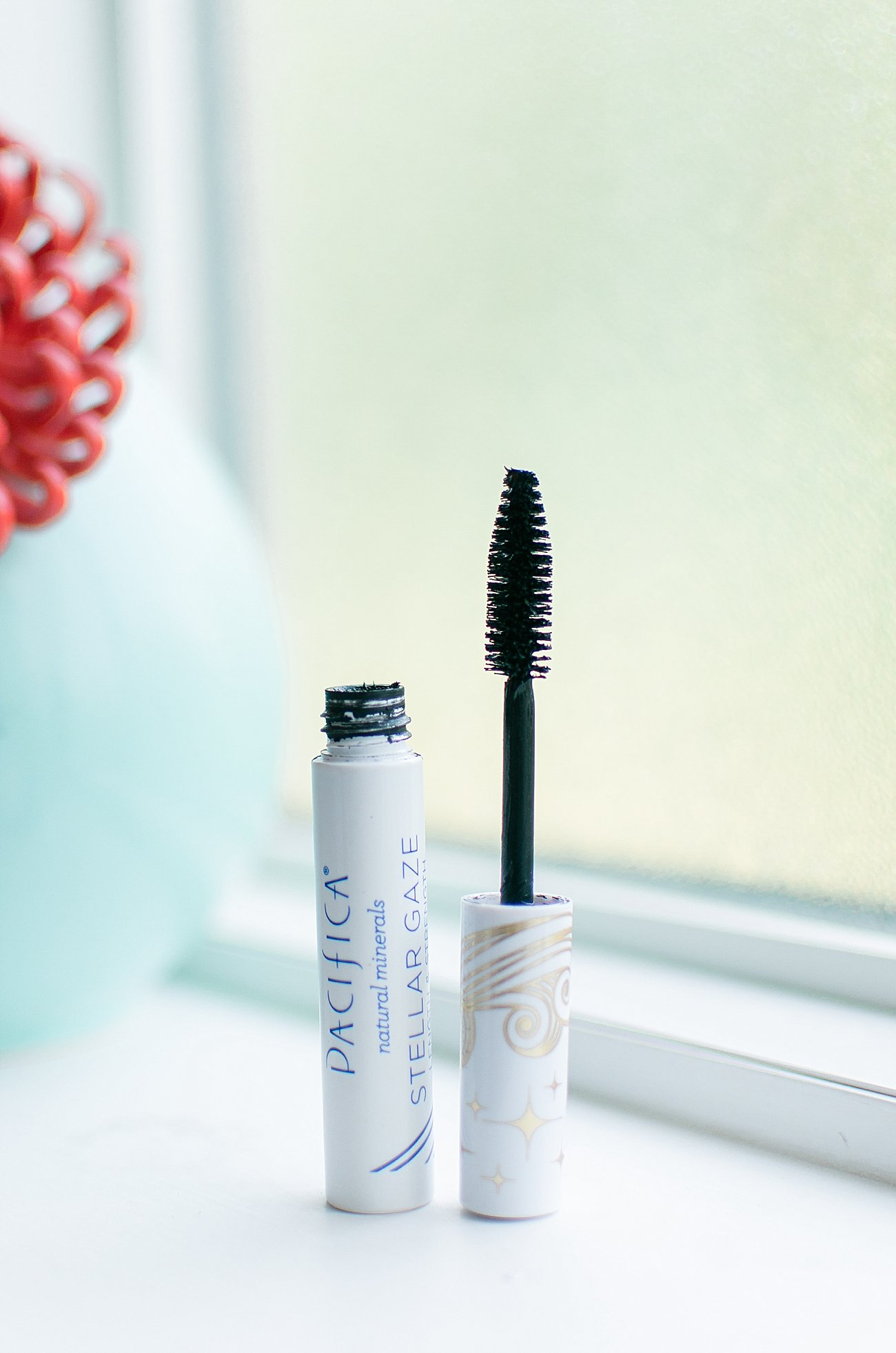 The Best Natural, Clean, Non-Toxic and Organic Mascaras Put to the Test by NC blogger Still Being Molly