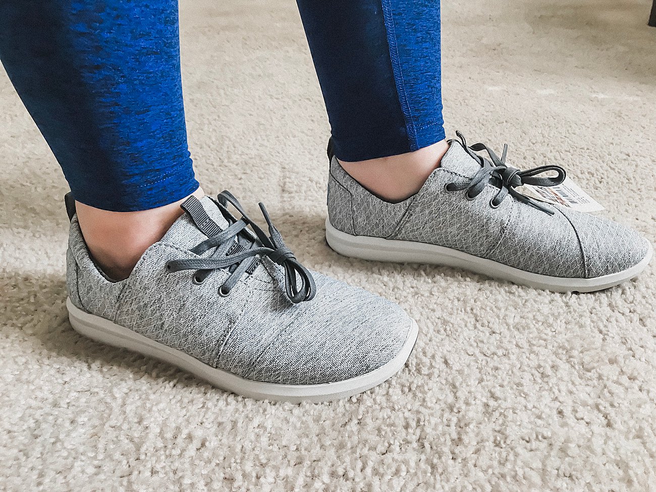 TOMS - Del Rey Canvas Lace-Up Sneakers - SIZE: 8 - $79 - Athleisure & Activewear Stitch Fix Review (1)